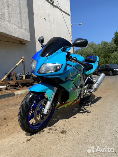 Мотоцикл Suzuki SV1000