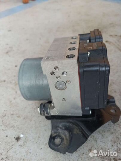Блок ABS Тойота Хайлюкс 8 1GD-FTV 2.8L diesel 177л