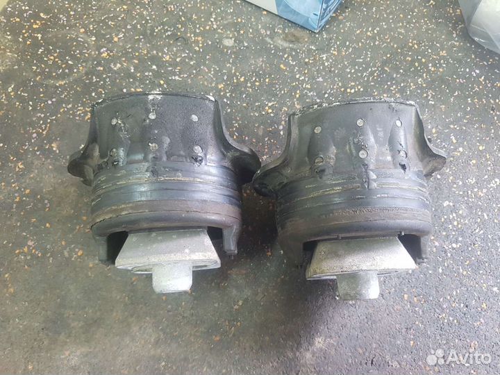 Сайлентблоки задние заднего подрамника w221