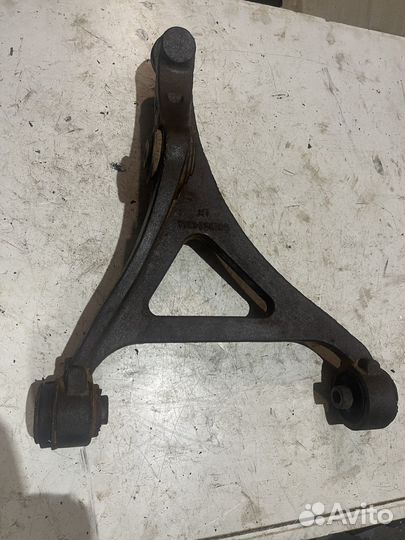 Рычаг передний левый нижний крайслер 300с 4WD
