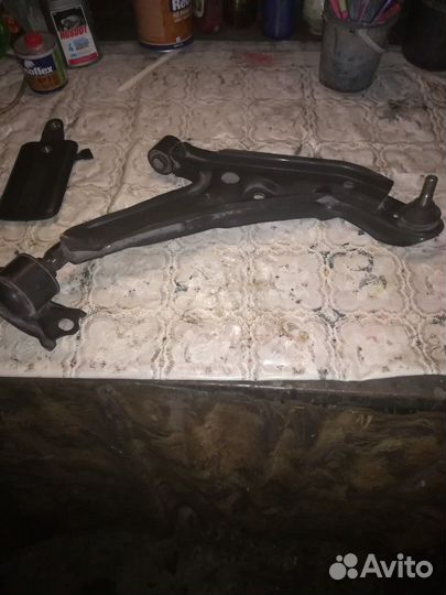 Рычаг нижний правый ниссан албмера 15