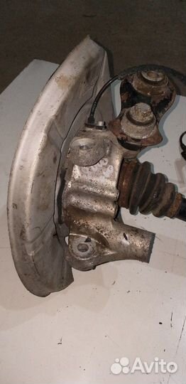 Поворотный кулак задний левый BMW 5 E60