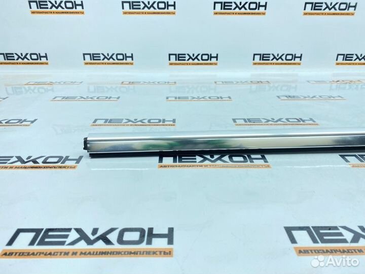 Бархотка двери передняя правая Bmw 7-Series G12