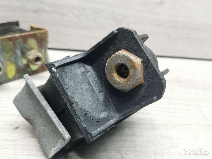 Подушка двигателя Mercedes Sprinter W901