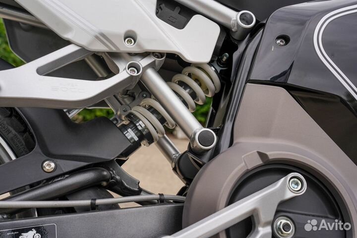 Электромотоцикл white siberia super soco tc