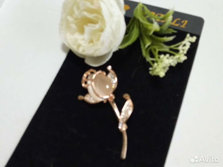 Брошь и серьги