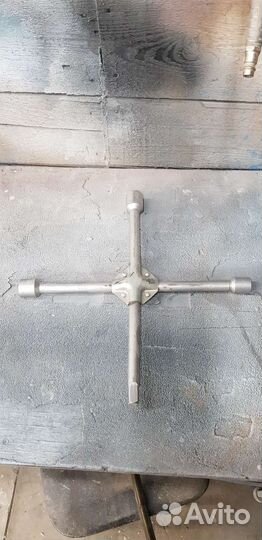 Ключ балонный крестовой