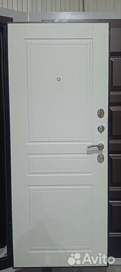 Металлическая дверь