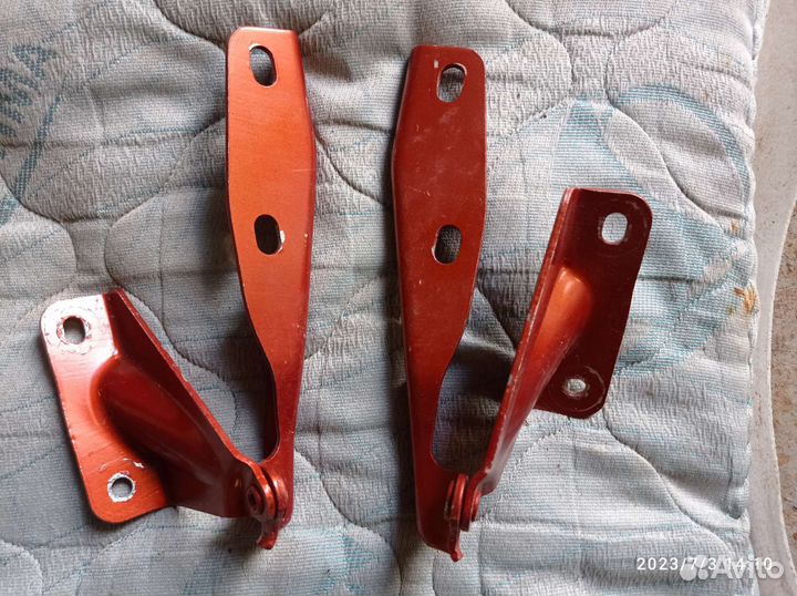 Петля капота левая и правая для а/м Datsun mi Do