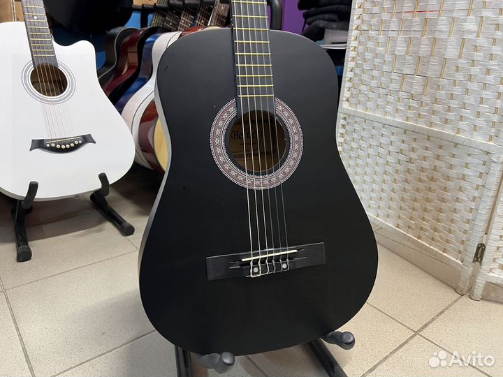 Гитара для обучения с комплектом