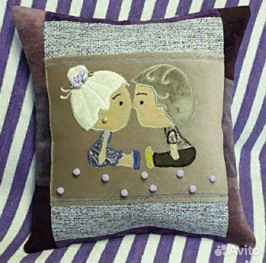 Подушка декоративная Love is