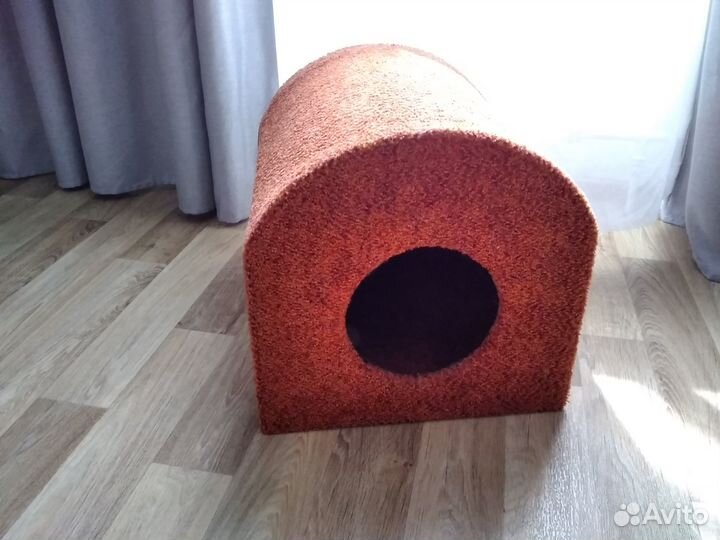 Домик для кошки или маленькой собачки