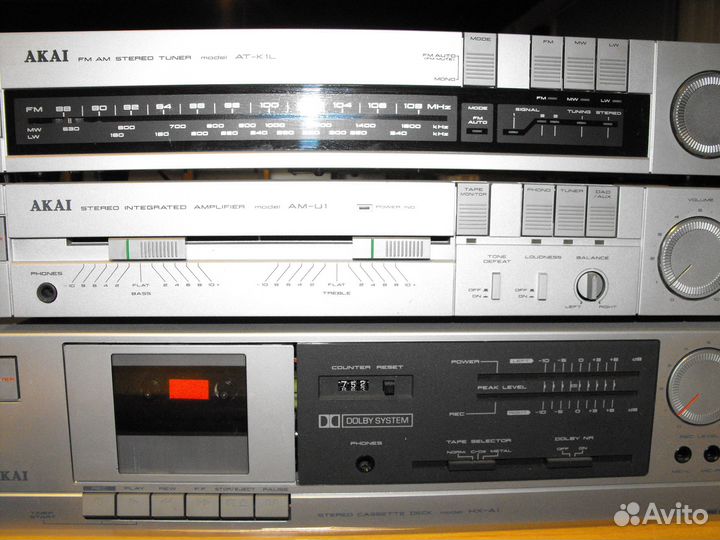 Akai усилитель,тюнер,кассетная дека,колонки