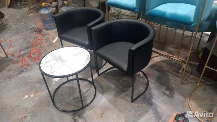 Стул кресло для зоны ожидания черная экокожа