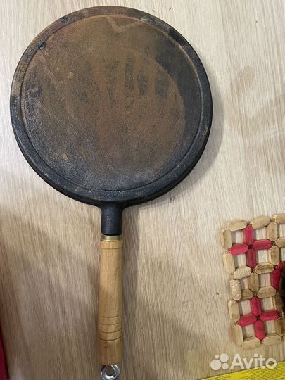 Чугунная сковорода блинная