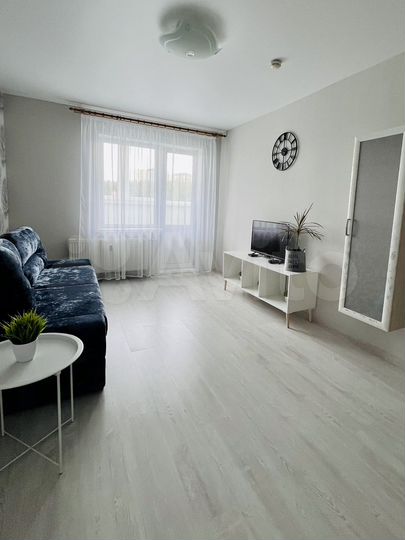 2-к. квартира, 56 м², 8/17 эт.