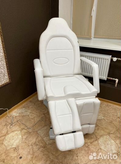 Педикюрное кресло с электроприводами
