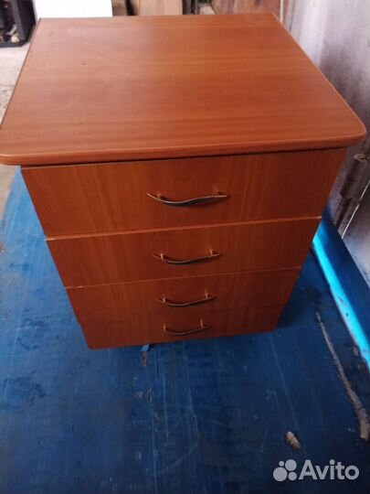 Тумбочка офисная выкатная