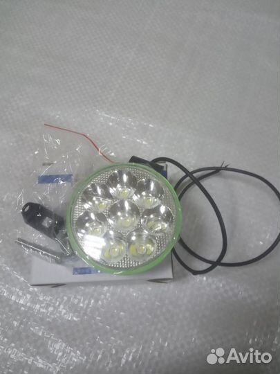 Фара светодиодная круглая с кронштейном диаметр 8