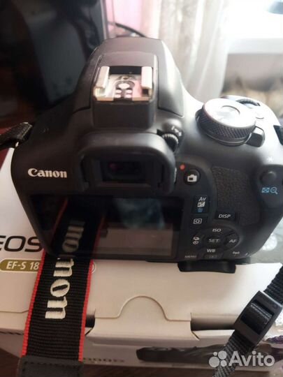 Зеркальный фотоаппарат canon