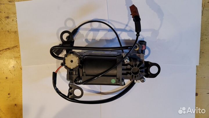 Компрессор пневмоподвеска Audi A8 D3 4E