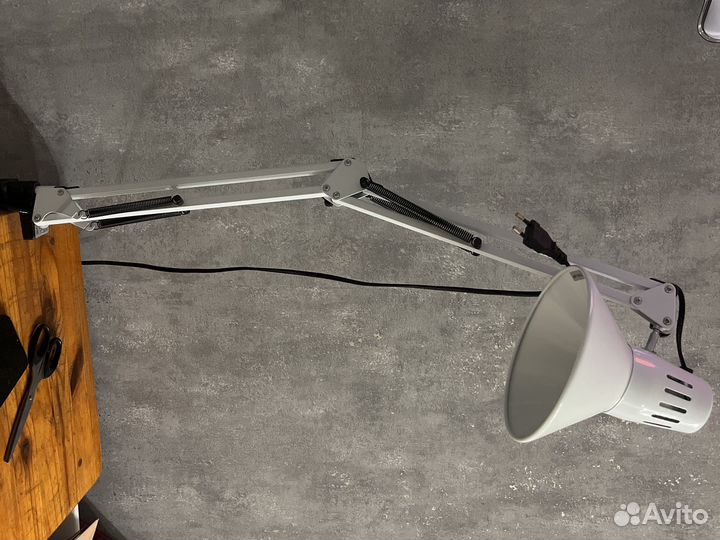 Лампа настольная