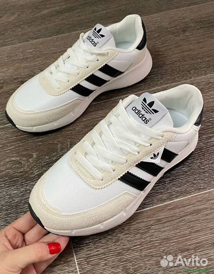 Мужские кроссовки Adidas черно-белые