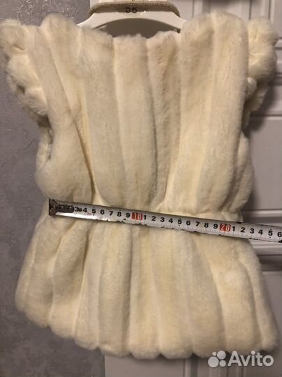 Меховой жилет для девочки на 2-3 года с сумочкой