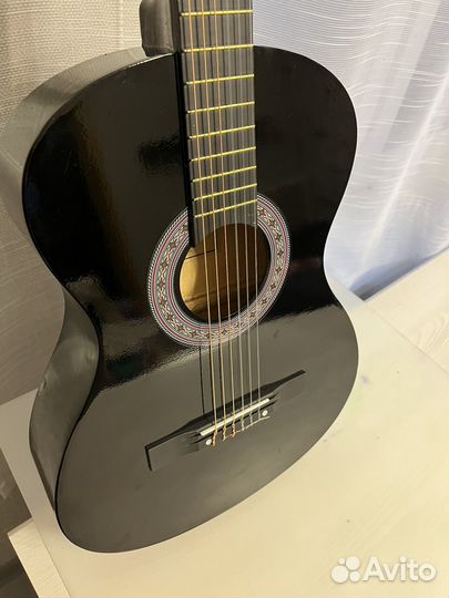 Акустическая гитара