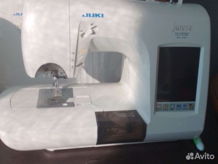 Швейно-вышивальная машина Juki hzl-010