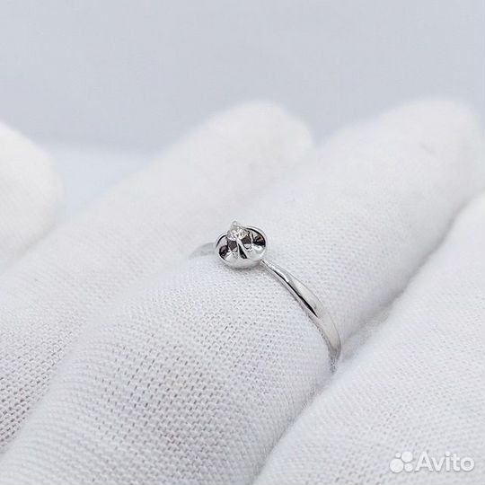 Золотое кольцо с камнем 16,5р