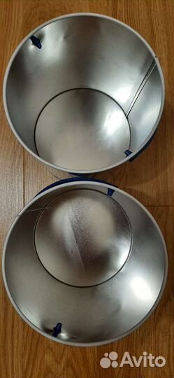 Металлическая банка для новогоднего подарка