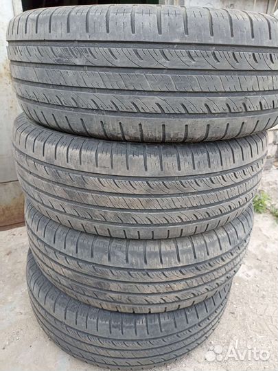 Royal Black Royal Sport 235/70 R16