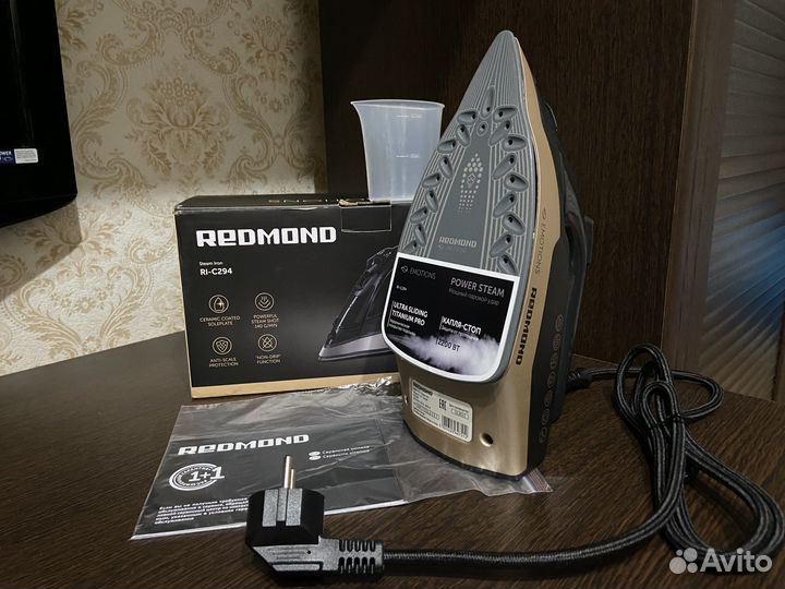 Утюг redmond новый