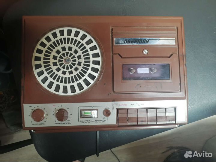 Кассетный магнитофон