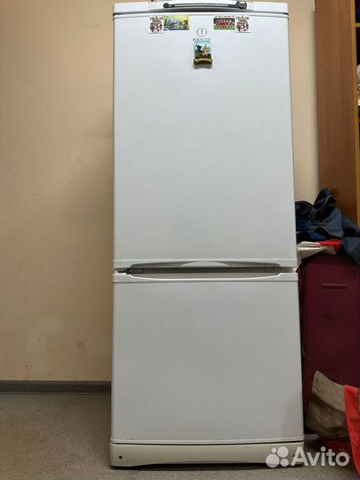 Холодильник indesit