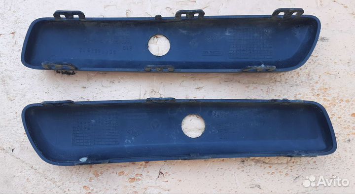 Молдинг бампера заднего Renault Clio III