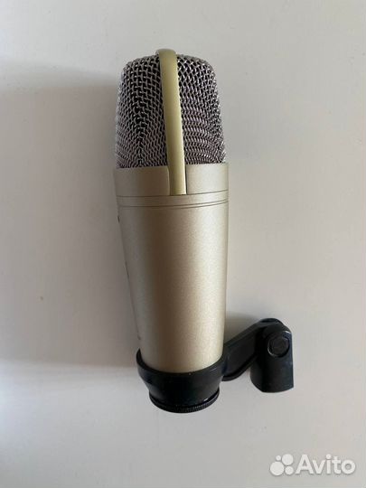 Студийный конденсаторный микрофон behringer C-1