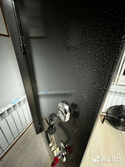 Дверь входная металлическая с терморазрывом