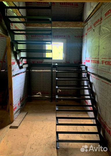 Металлические каркасы для лестниц