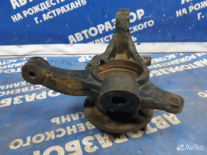 Передний левый поворотный кулак Toyota Camry 40