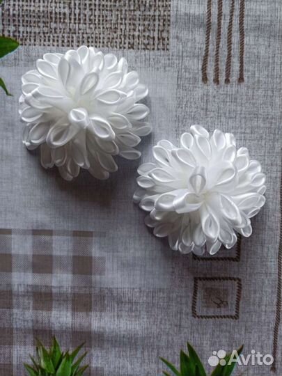 Бантики,резинки, заколки, брошь на 1 сентября