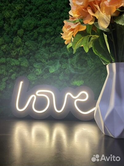 Неоновые вывески и надписи