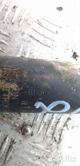 Амортизатор передний KYB Mercedes ML W163