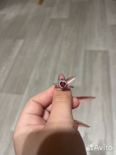 Pandora кольцо сердце