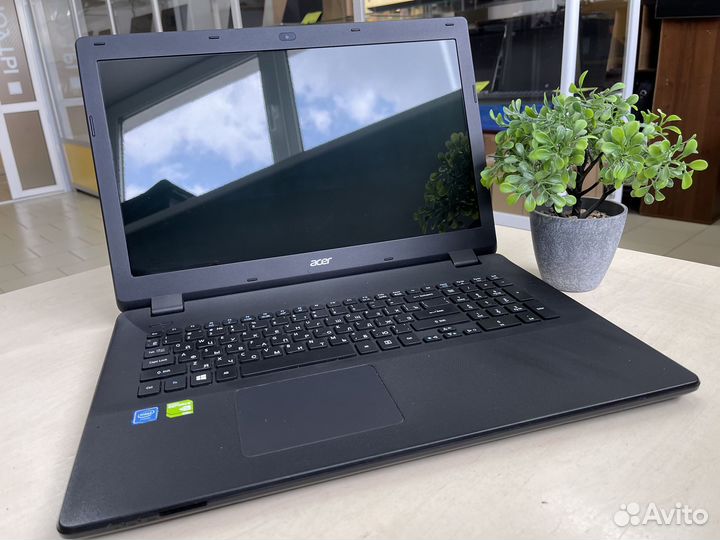 Большой/Бюджетный ноутбук Acer