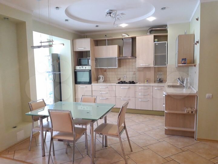 3-к. квартира, 110 м², 3/7 эт.