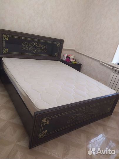 Двуспальная кровать бу