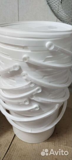Ведра пластиковые с крышкой