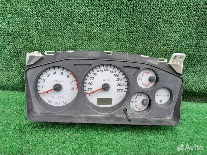 Панель приборов Mitsubishi Lancer 9